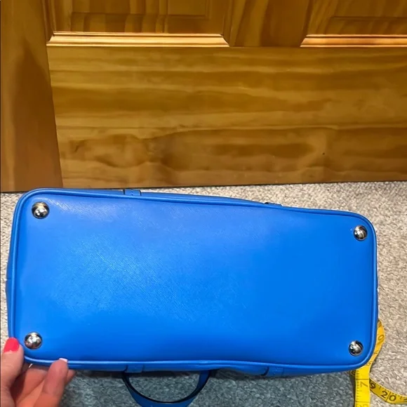 Beautiful Coach Blue Leather Handbag - Picture 5 of 11